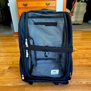 LIGHTLY USED Snoozer Roll Around Pet Carrier
